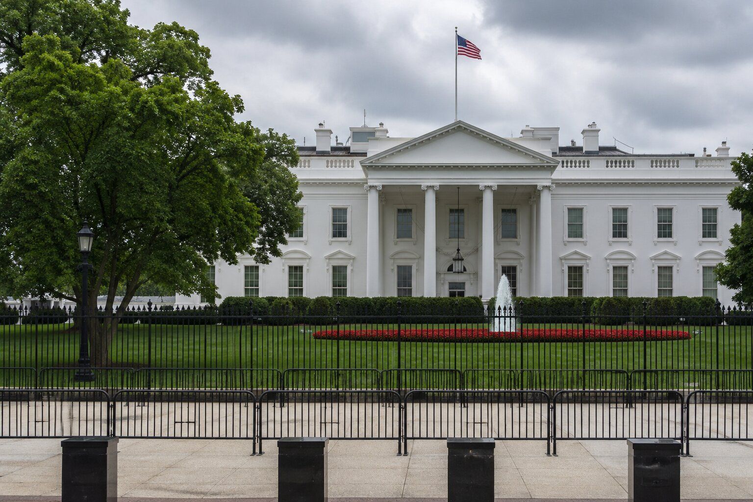 desktop-white-house-ai-security-strategy-frontier-models-infra