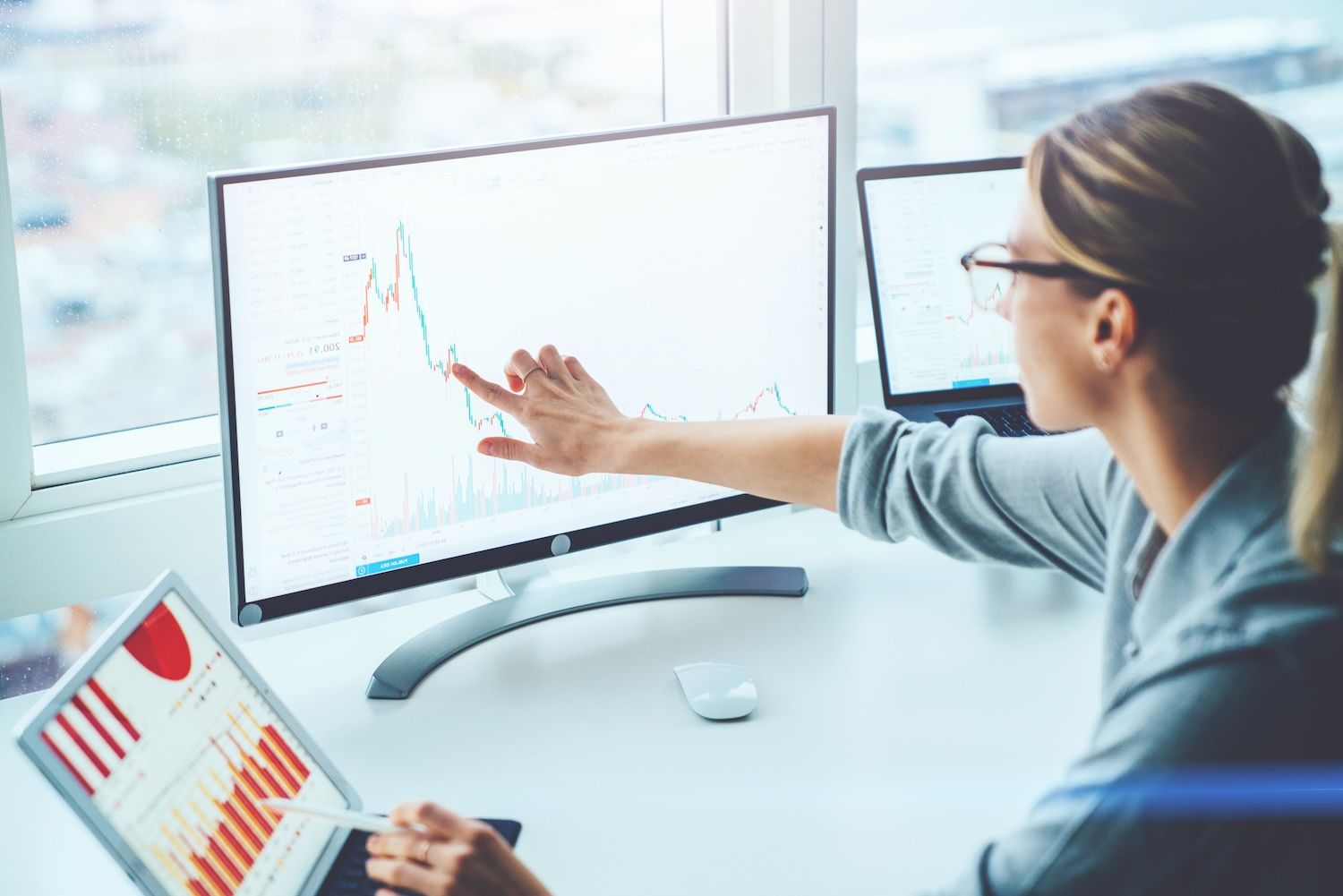 ETH Unstaking Surge Hits 12-Day Wait Time as Validators Exit $3.6 Billion Positions