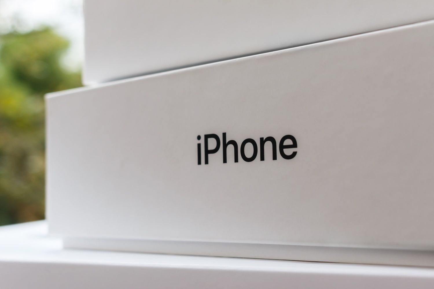 Apple Loses 1,600 Store Staff To A Walkout On Its Busiest Sales Day