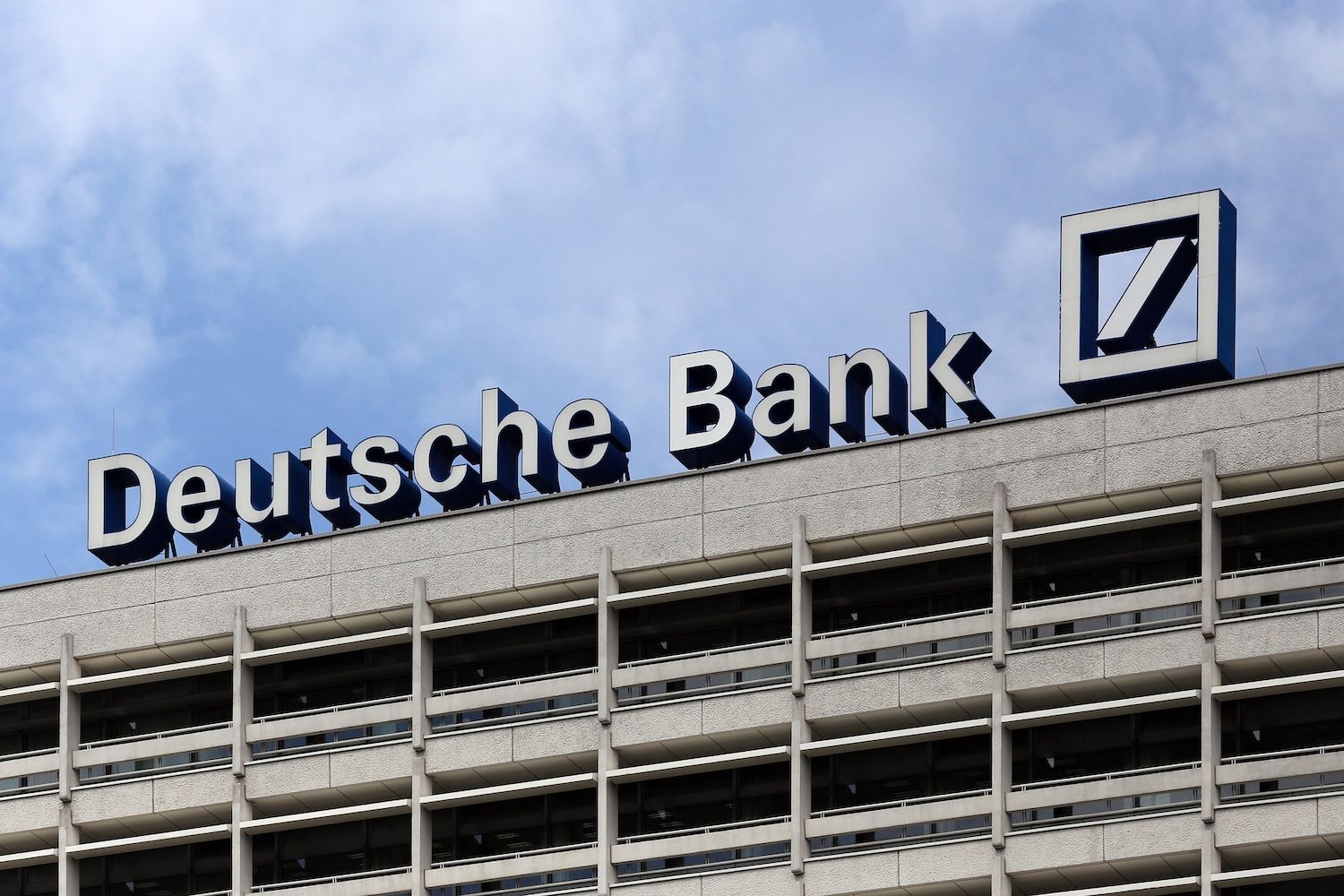 Deutsche Bank to Offer Crypto Custody in 2026, Teams with Bitpanda, Taurus