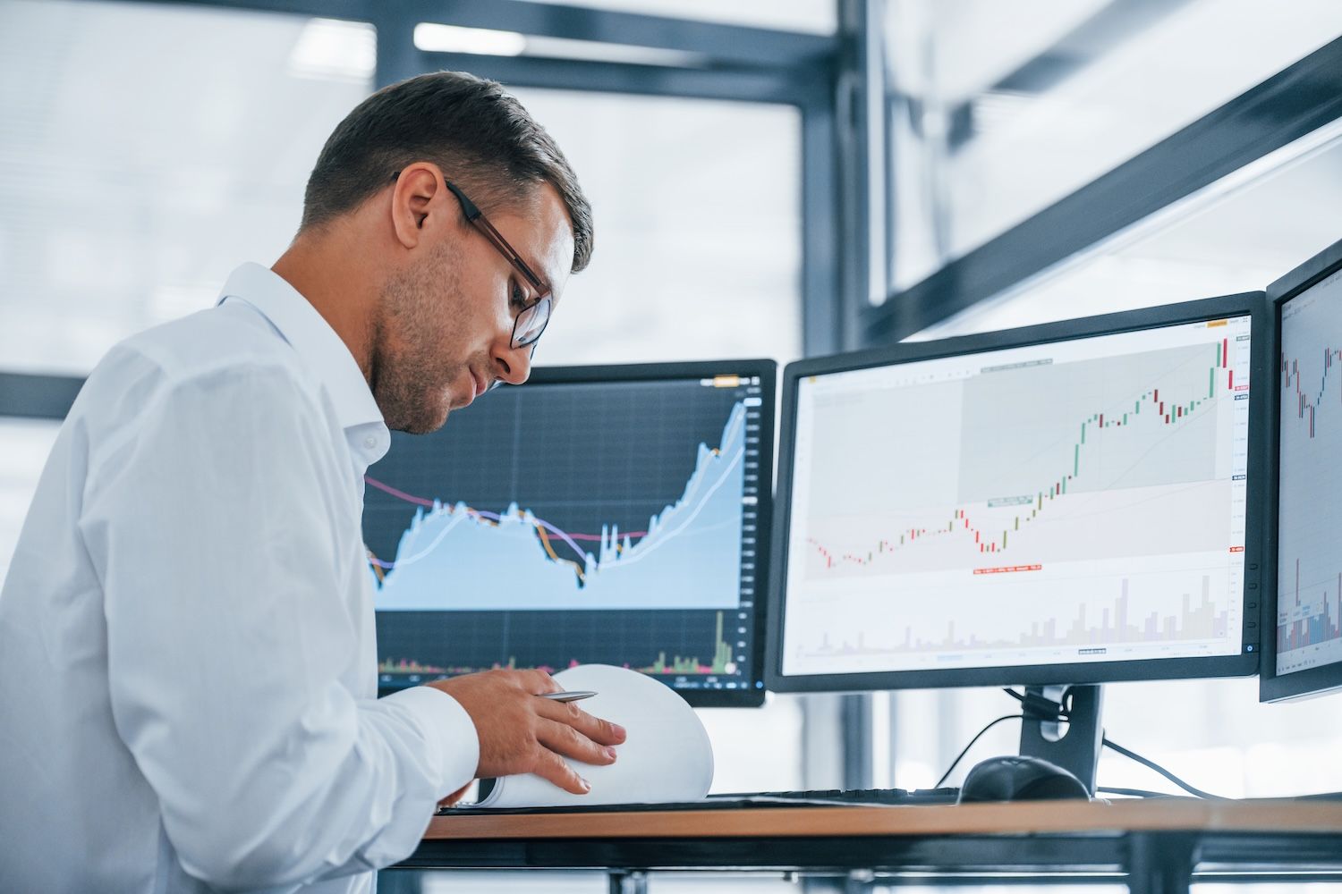 Solana Forms Contracting Triangle Pattern With $168 Resistance Level