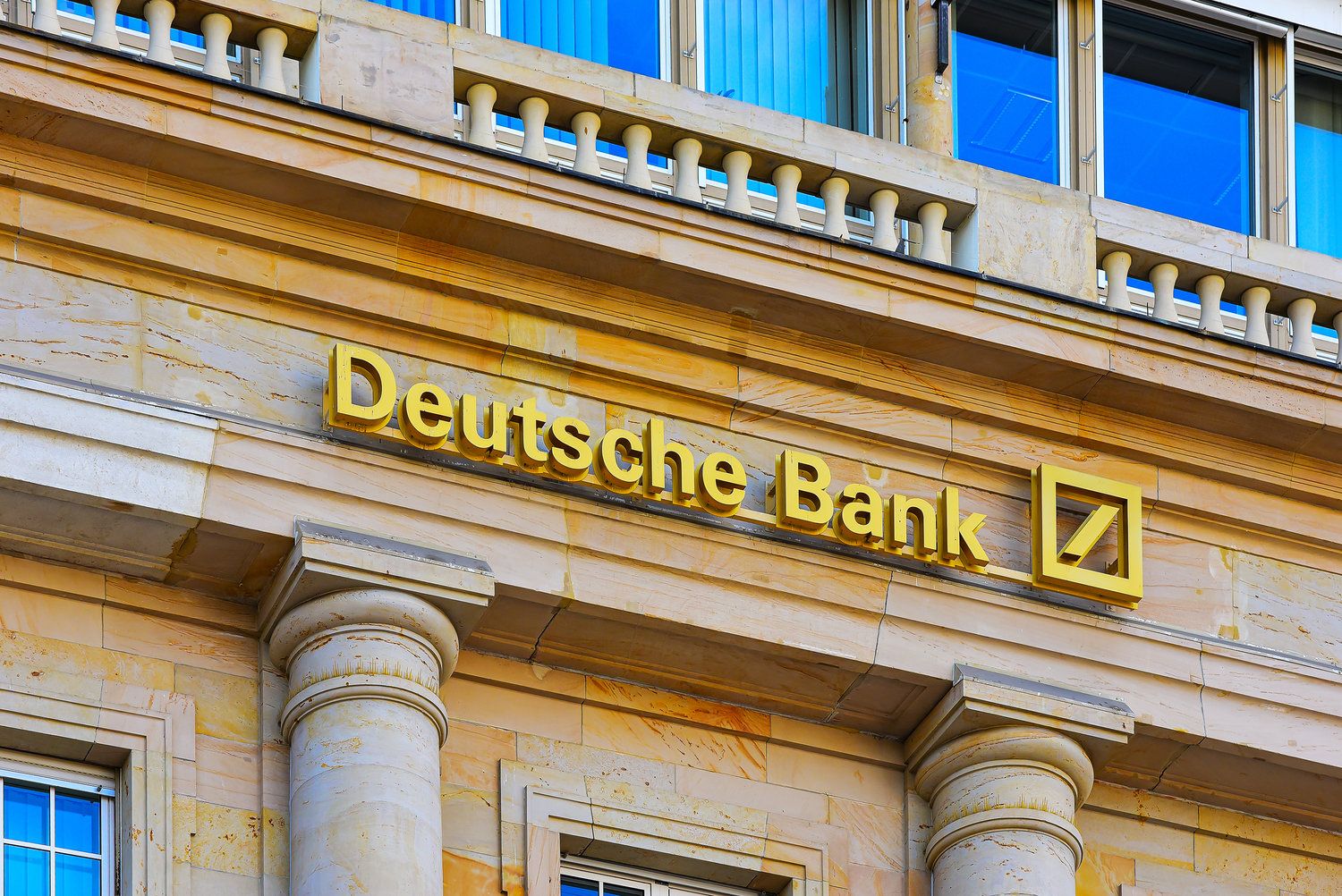 Deutsche Bank Memperingatkan "Penurunan Besar Dolar" ketika USD Turun 8% Dari Puncak 2025