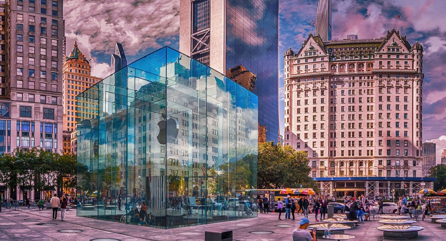 How Scarce Is The iPhone Duo? One Apple Store Reportedly Gets Over 150 Demos