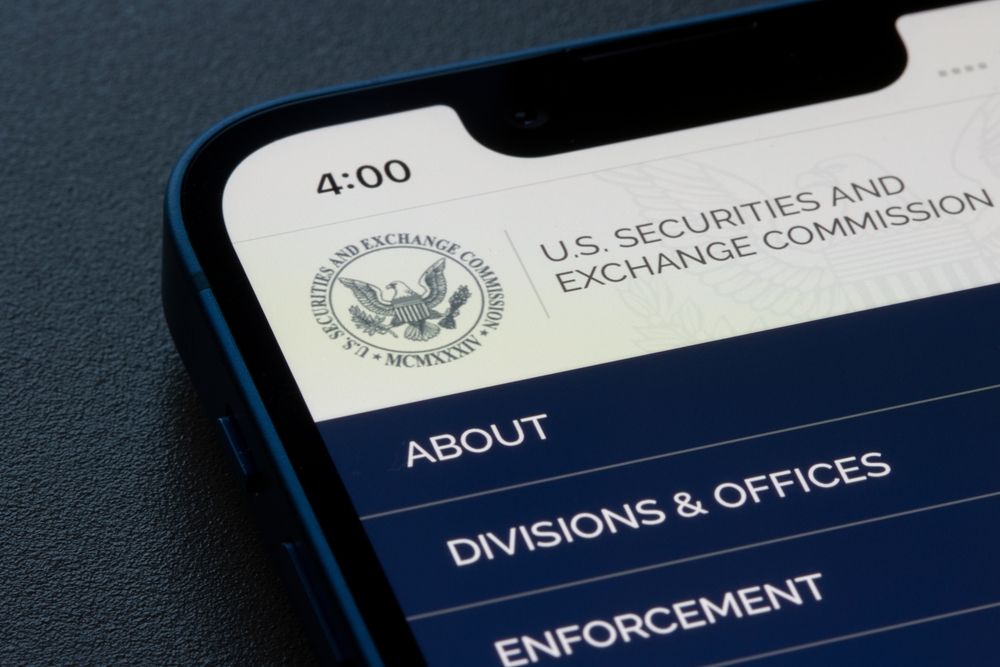SEC Flags Legal Issues With Ethereum, Solana ETFs Amid Staking Concerns