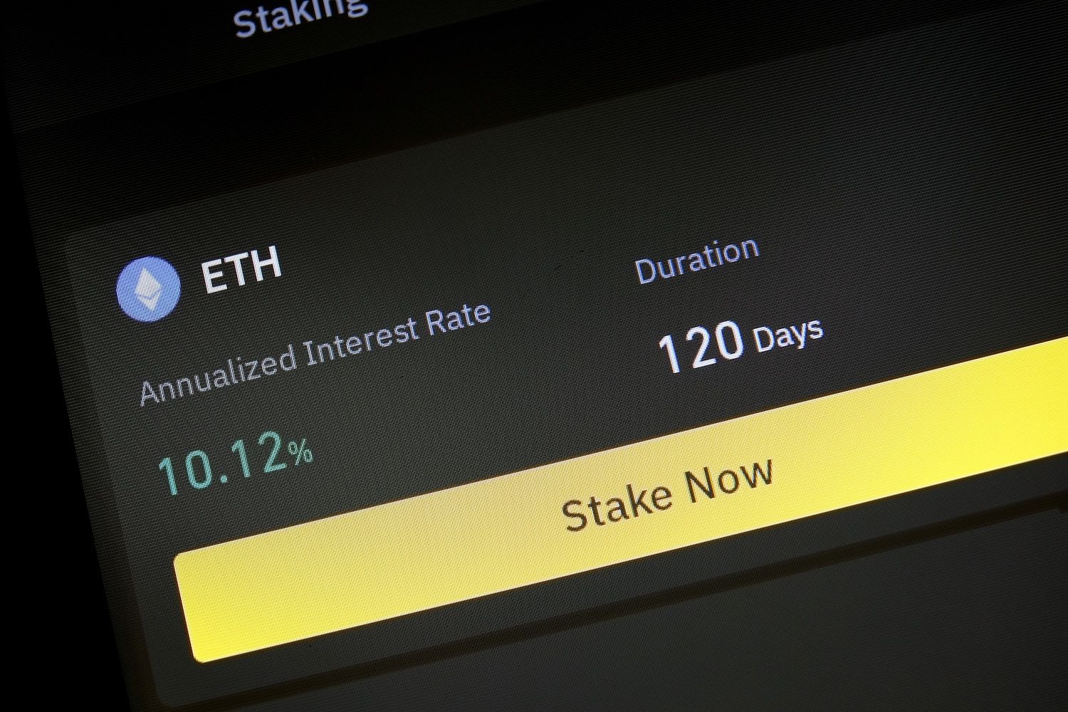 Five staking platforms stand out: Binance Staking, Coinbase Staking, Kraken Staking, Gemini, and Lido