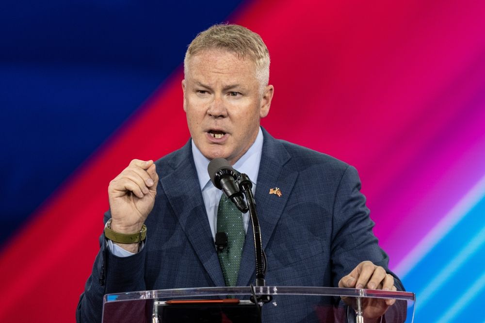 Il deputato Davidson avverte l'industria crypto: abbandonata la visione originale di Bitcoin