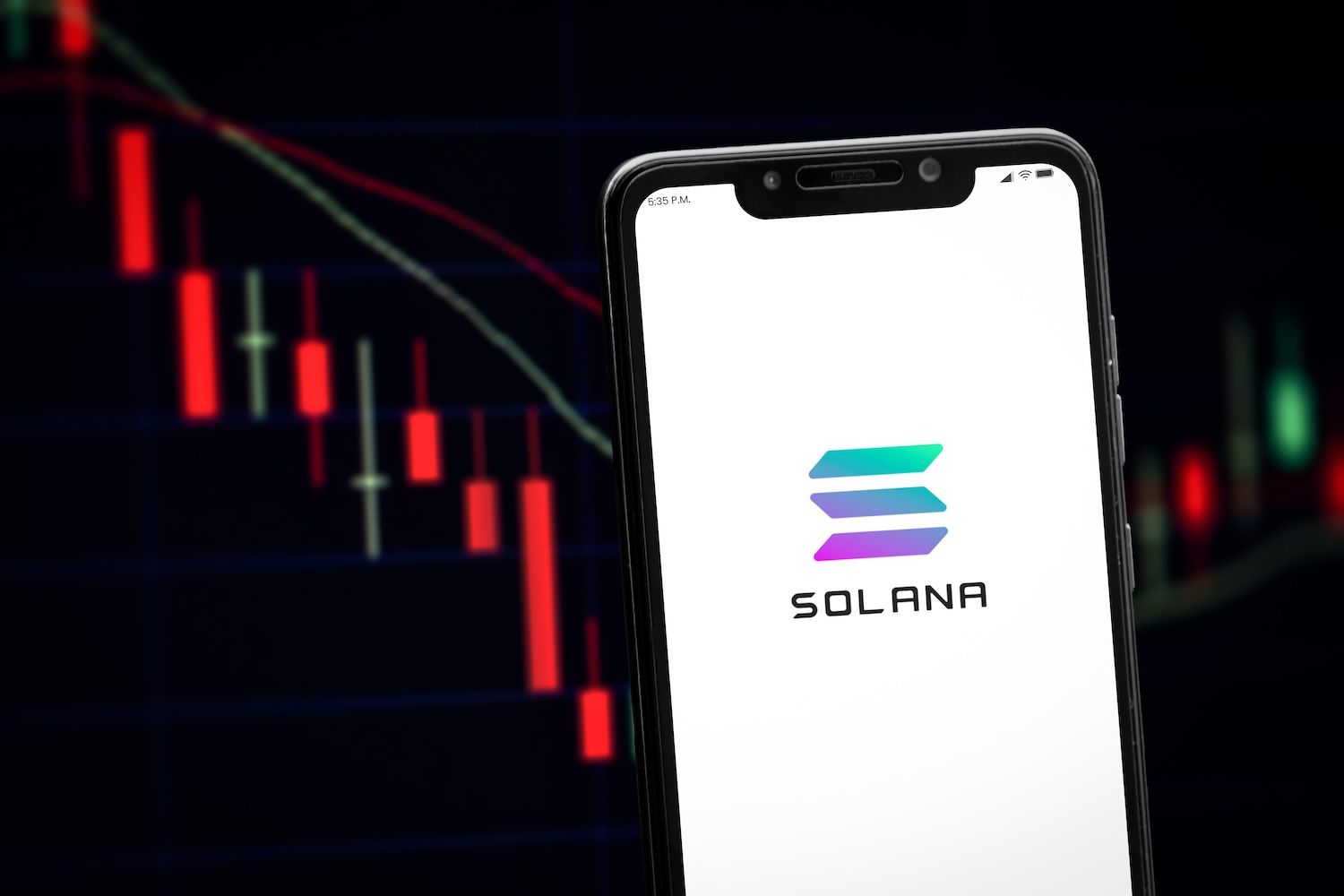 Solana Drops to $180 Range as Volume Analysis Points to Continued Weakness