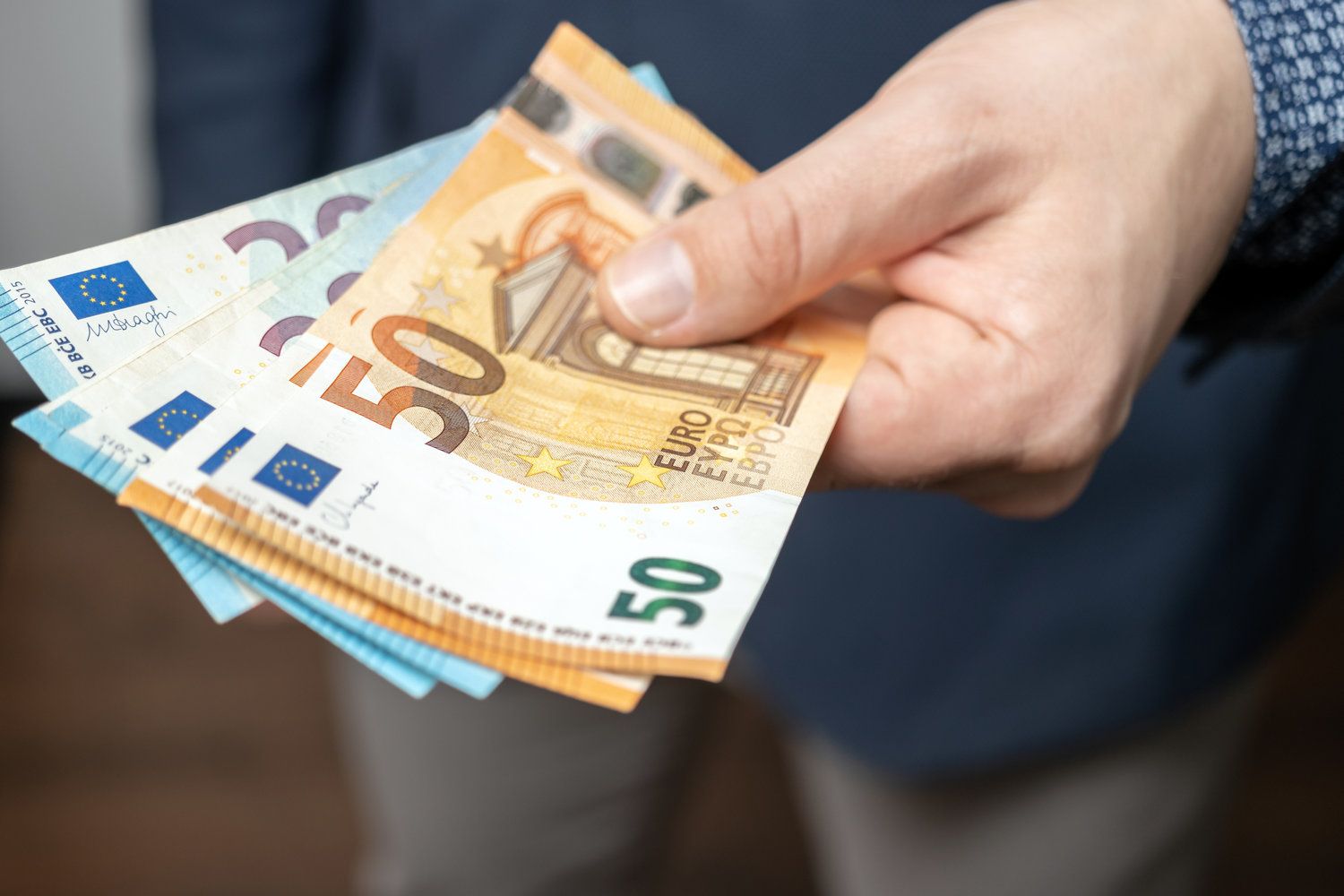 Euro-Backed Stablecoins Struggle to Compete With USD in European Crypto Market