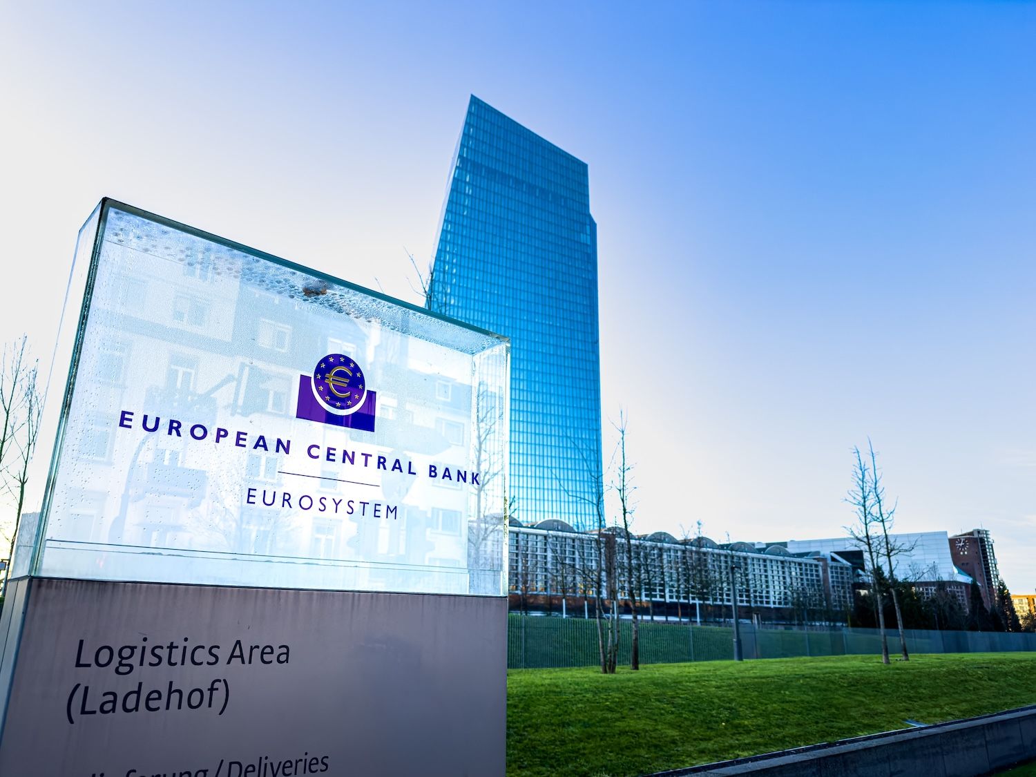 European Central Banker Warns Crypto Losses Could Damage Bank Customer Trust