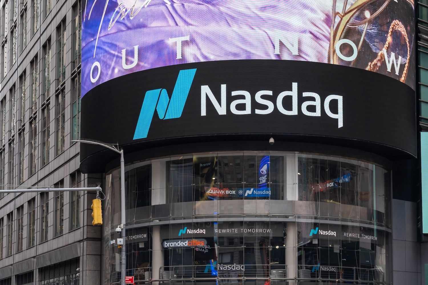 Windtree Therapeutics Faces Nasdaq Delisting After $200 Million BNB Treasury Plan