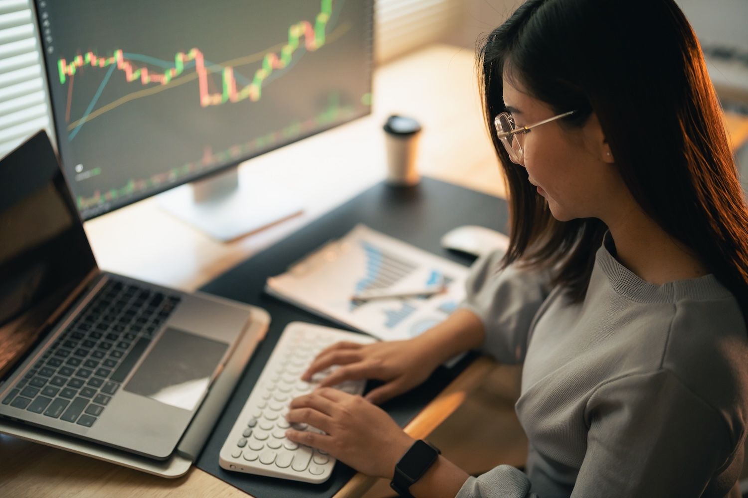 ETFs de Bitcoin mantêm sequência de ganhos de 5 semanas, apesar da queda de $600M em influxos