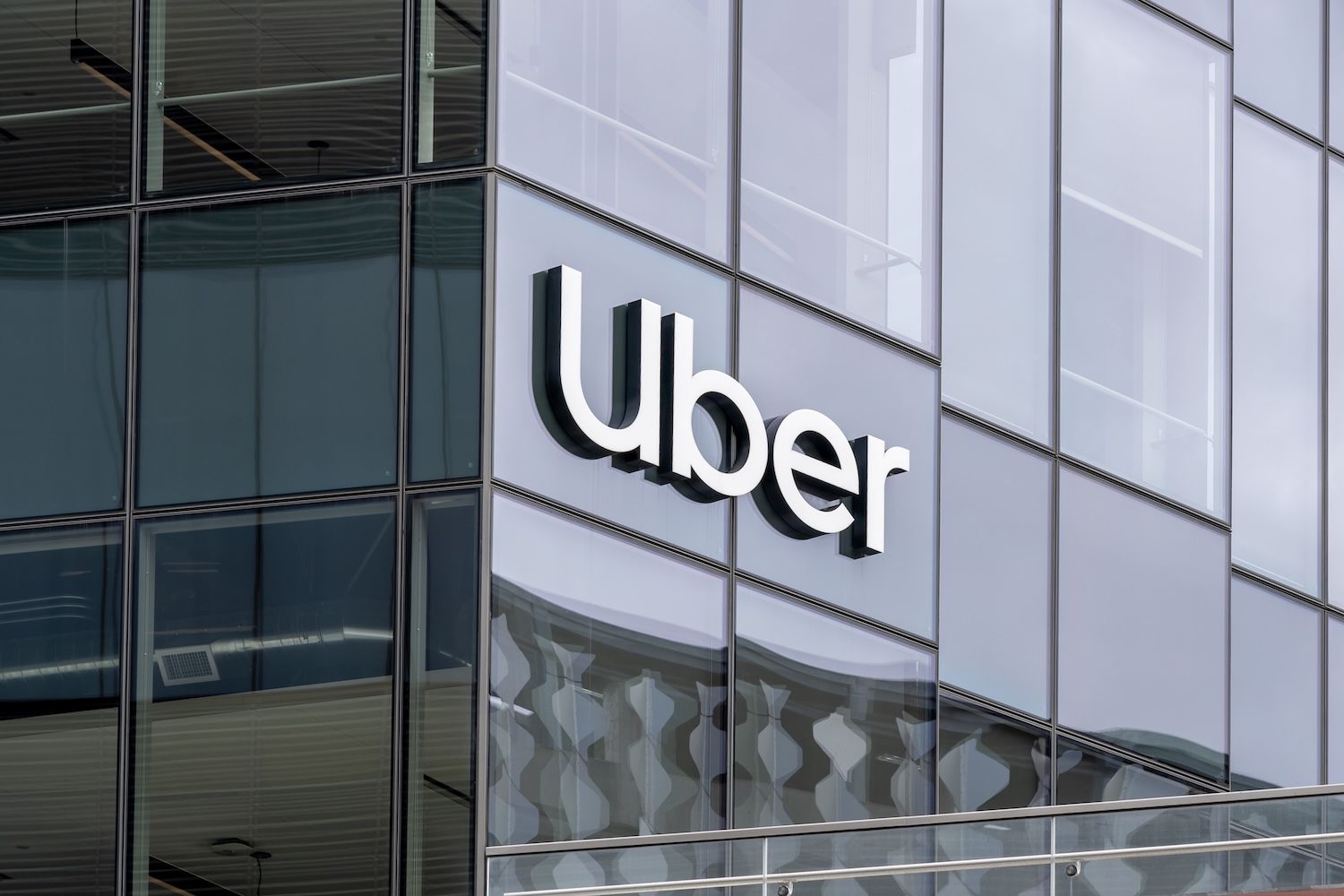 Rideshare Giant Uber Explores $230 Billion Stablecoin Market for Cost Savings