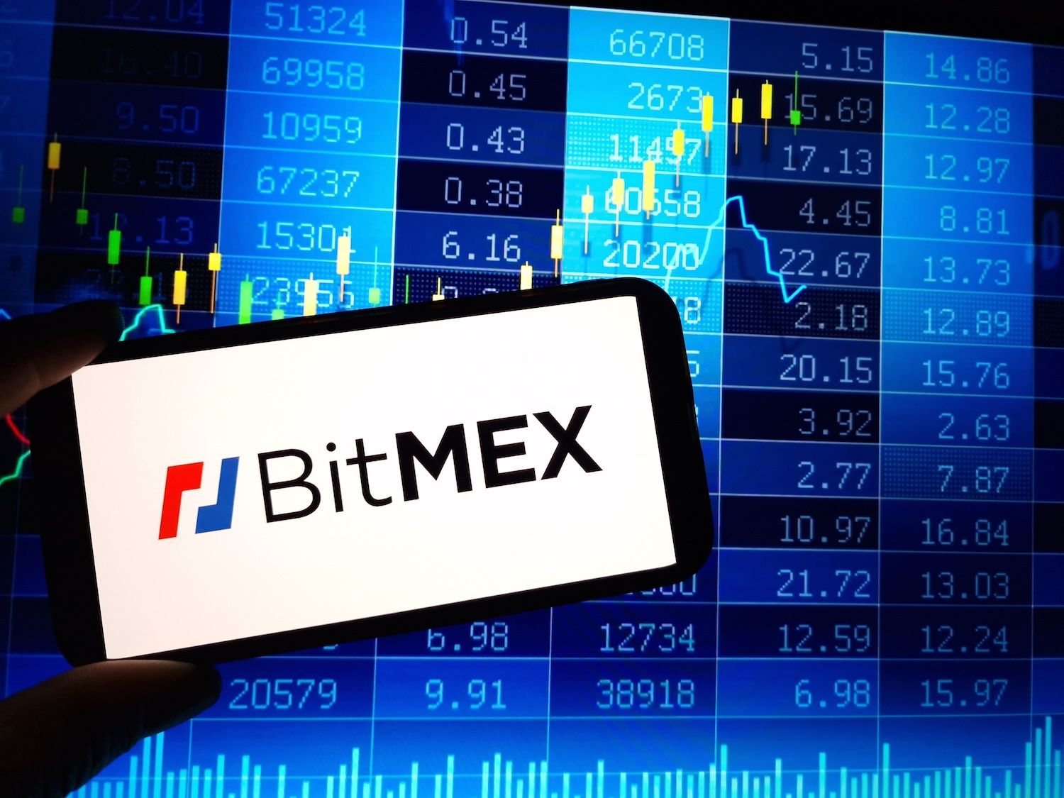 BitMEX Co-Founder Arthur Hayes Dumps $13 Million Worth of Ethereum, PEPE, Ethena Amid Market Fears
