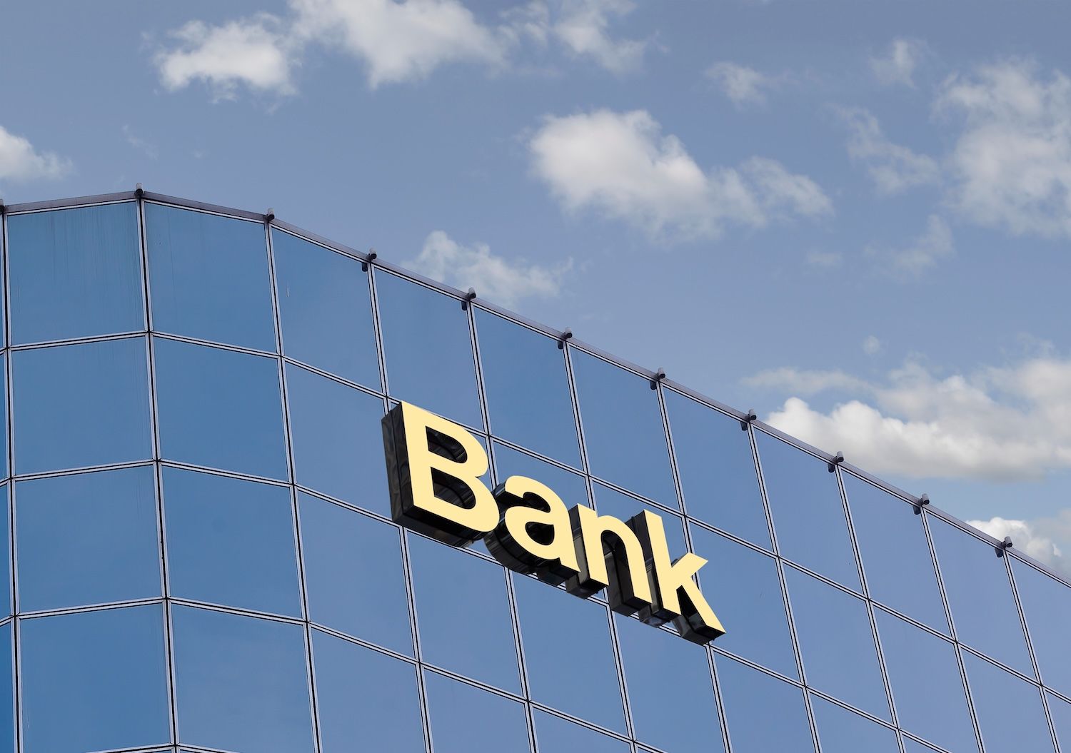 From SWIFT to Smart Contracts: The Real Transformation Behind Tokenized  Deposits | Yellow.com