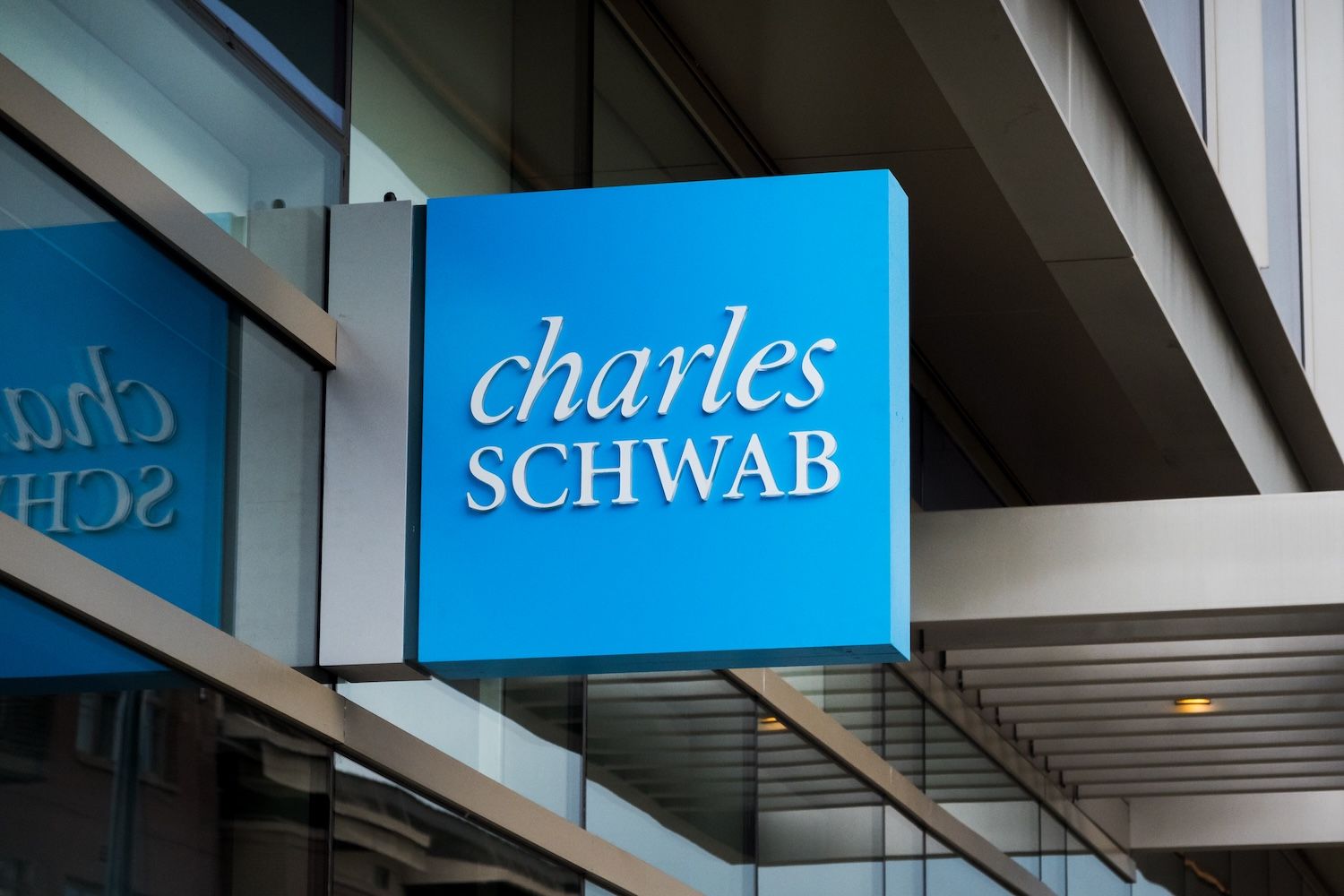 Schwab Enters Prediction Markets With Yes-Or-No S&P 500 Wagers
