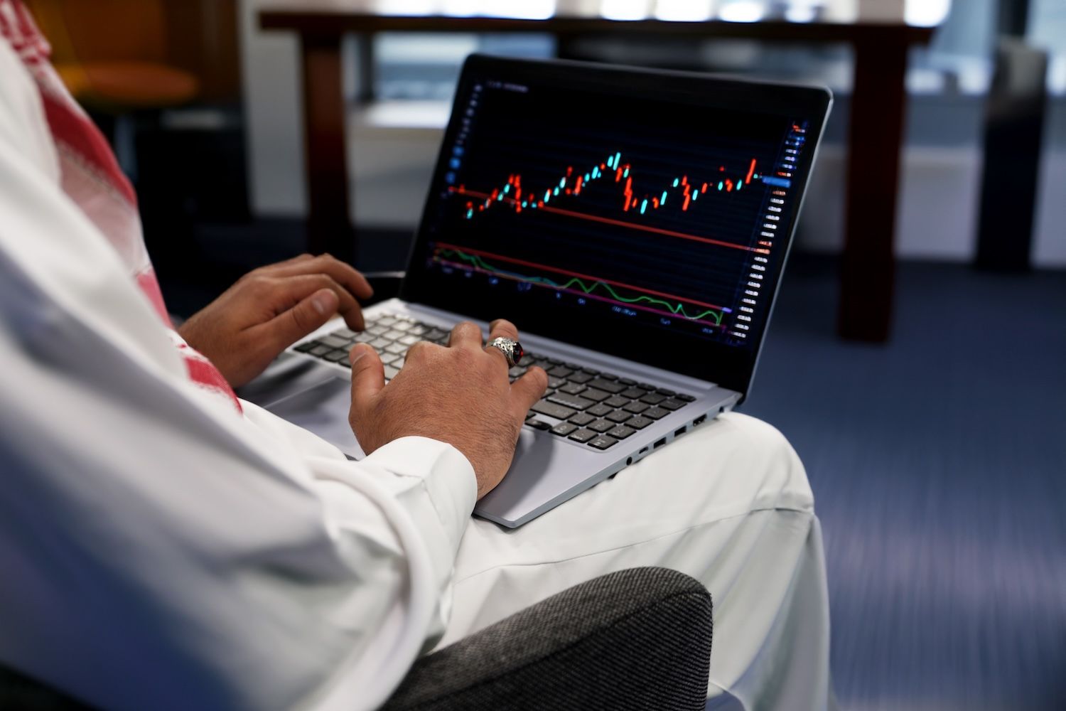 Bitfarms、4600万ドルの損失後にビットコイン採掘を放棄し、 2027年までにAIへの完全転換を計画 | Yellow.com