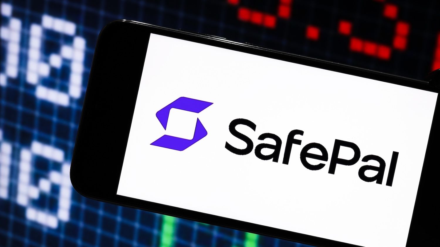 SafePal S1 has no wireless connectivity and signs transactions via QR codes or encrypted QR-like patterns on its tiny screen (Image: photo_gonzo / Shutterstock.com)