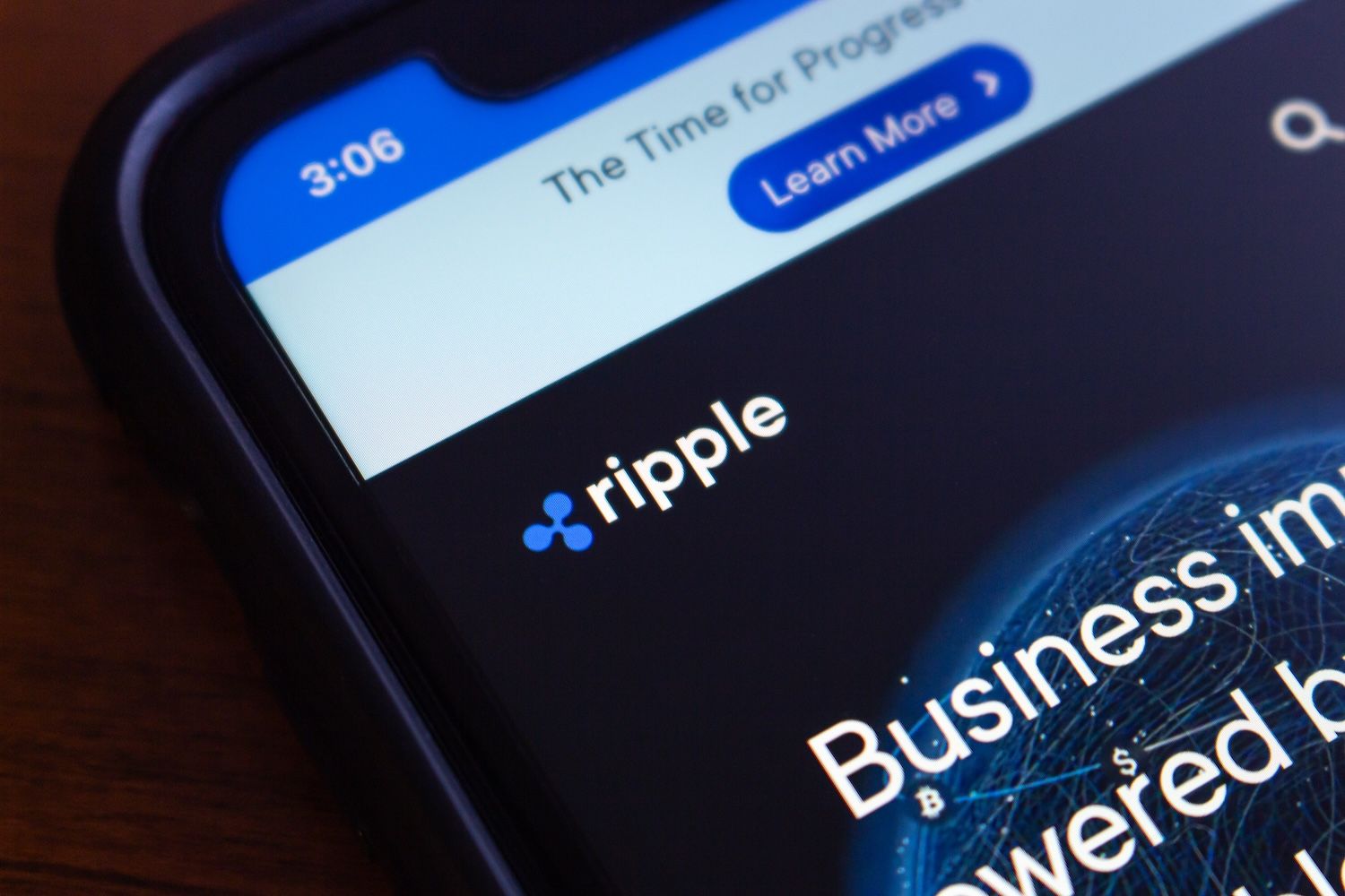 XRP Finds Support at $3.080 Level After 76.4% Fibonacci Retracement Test