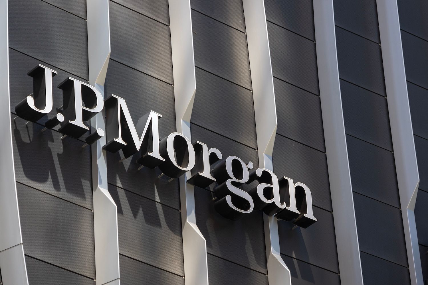 JPMorgan Chase Surpasses Estimates With $14.9 Billion Quarterly Profit
