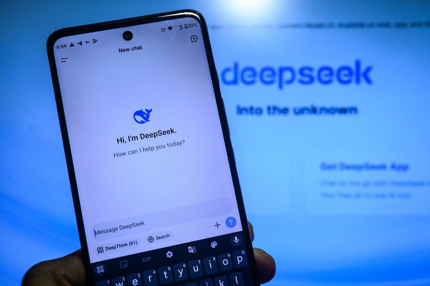 desktop-deepseek-raises-7-4b-at-59b-valuation-founder-control