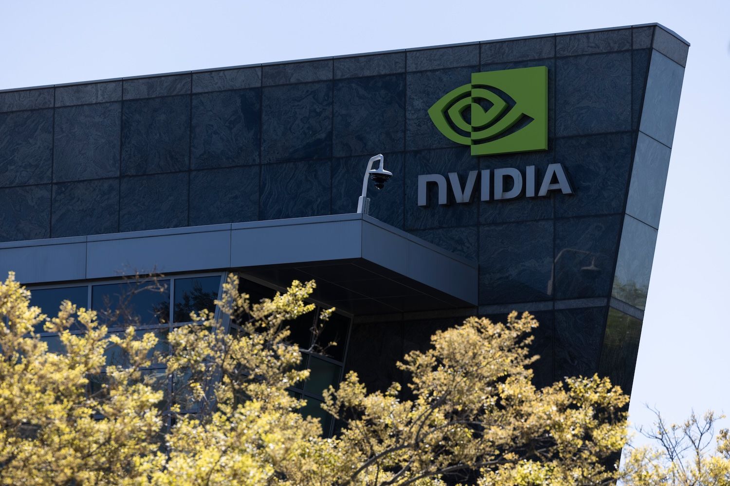 desktop-nvidia、最強のオープンウェイトaiモデル「nemotron-3-ultra」をリリース、-ただし中国が依然として先行