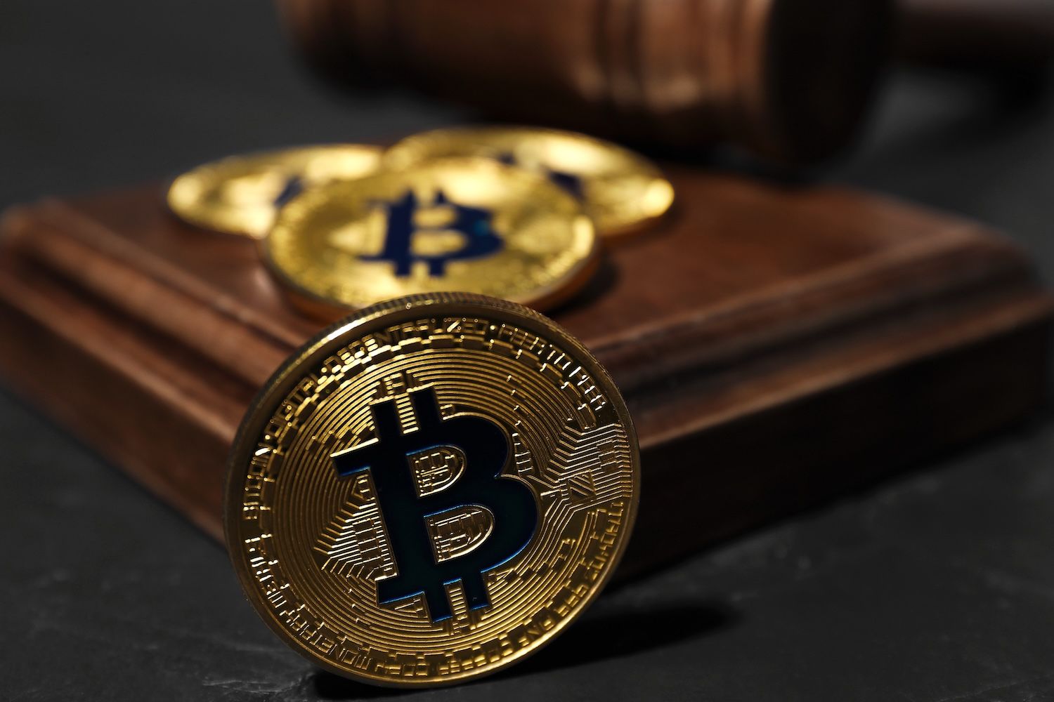 Bitcoin Faces Rising Oil And Dollar After A Brief Slip Under $84,000
