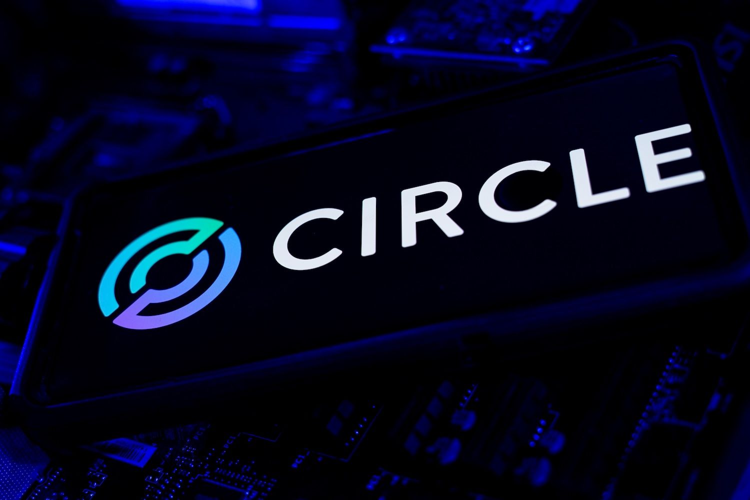 Circle, Net Geliri 214 Milyon Dolar Olarak Açıkladı ve USDC %108 Artışla 73.7 Milyar Dolara Ulaştı
