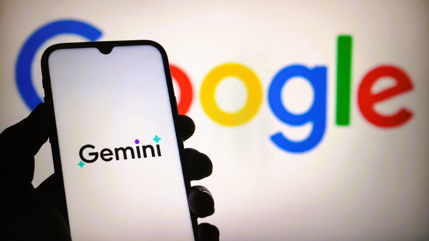 desktop-google-obniża-cenę-gemini-ultra-o-150-dolarów-gdy-wyścig-ai-przenosi-się-na-poziom-cen