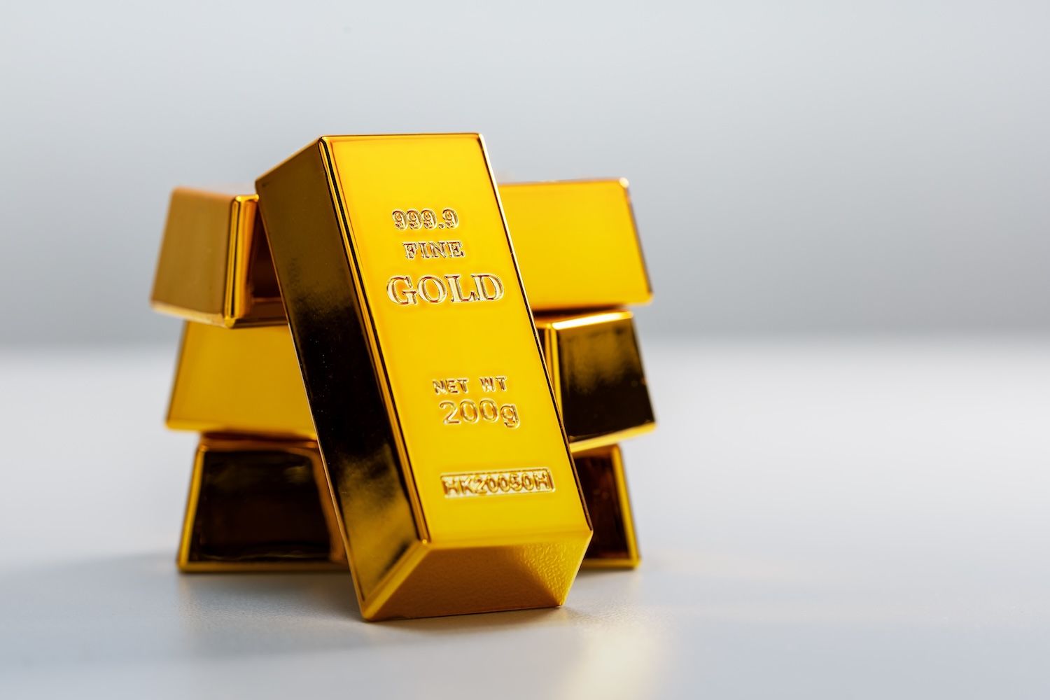 5 แพลตฟอร์มชั้นนำสำหรับซื้อทองด้วย USDT: เปรียบเทียบค่าธรรมเนียม, คู่เทรด และฟีเจอร์