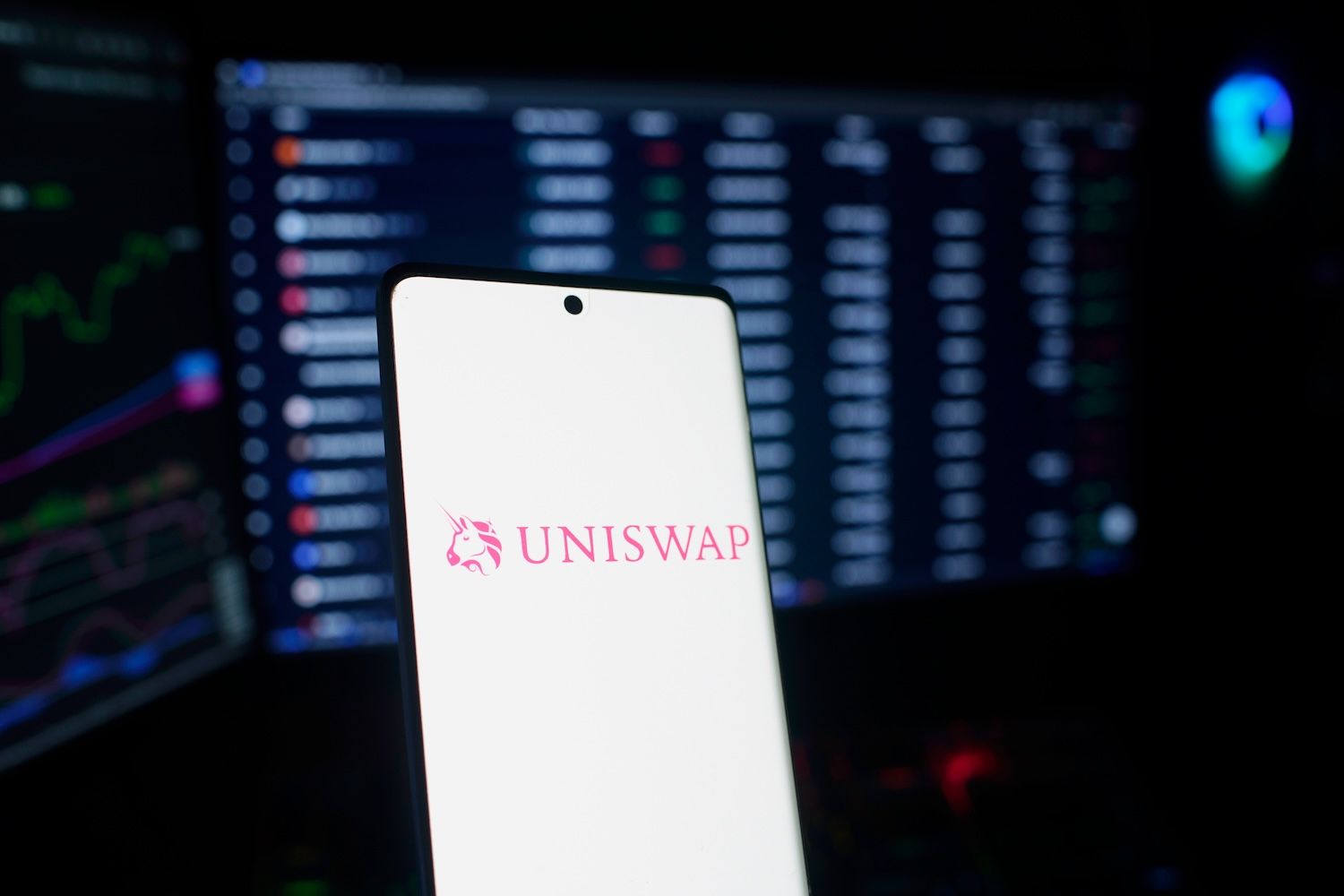 ارتفاع Uniswap من جديد: اعرف كيف يعمل محرك التسعير الخاص به فعلياً