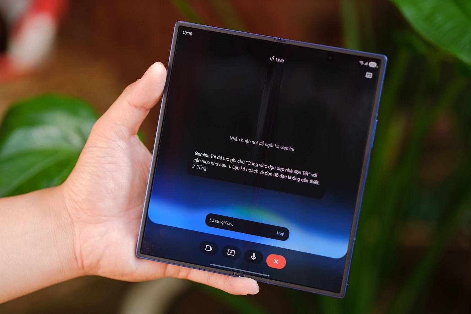 desktop-el-plegable-de-2000-dólares-de-apple-combinará-el-panel-de-samsung-con-su-propia-solución-para-borrar-el-pliegue