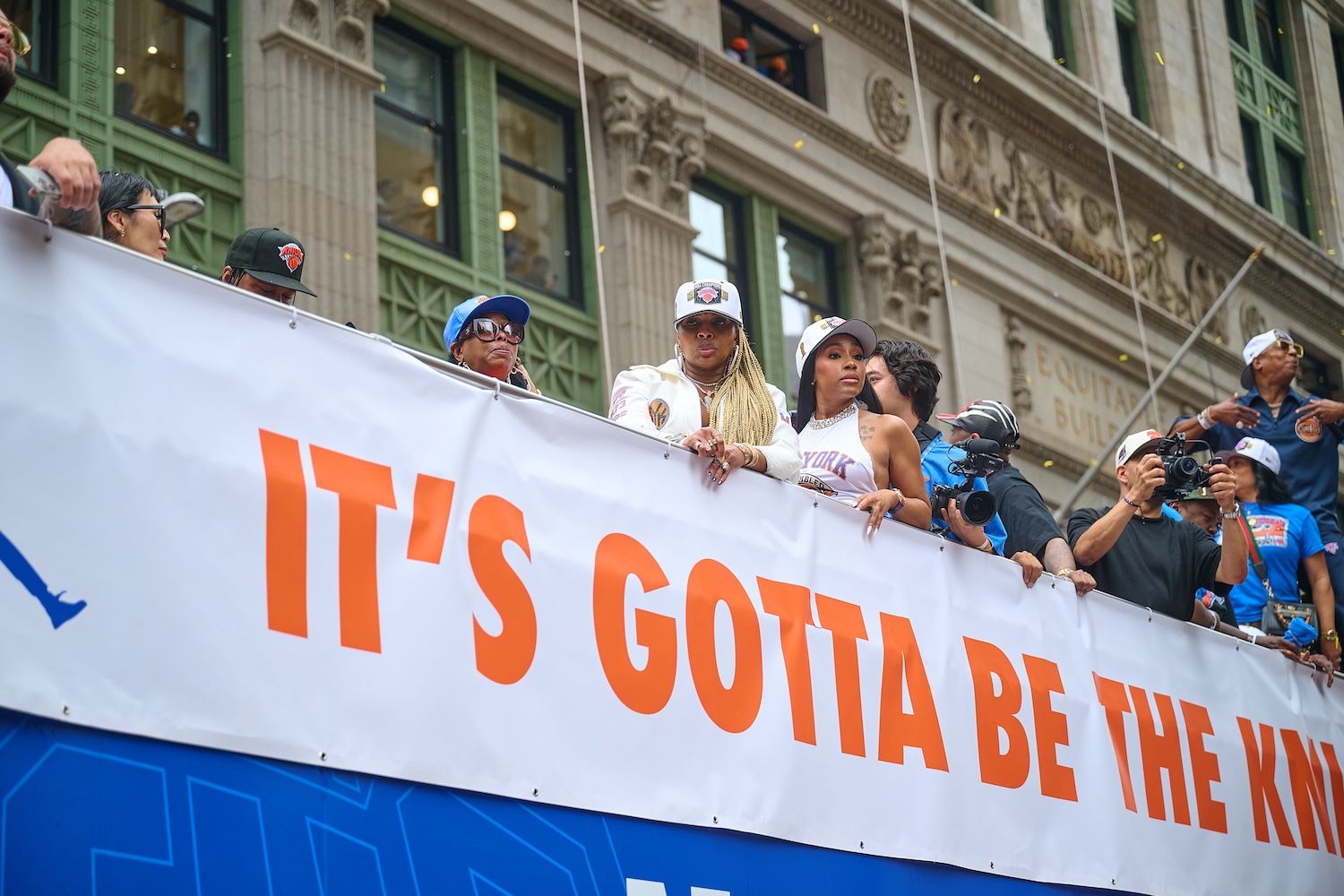 desktop-brunson-1m-jersey-knicks-crypto-gold-rush