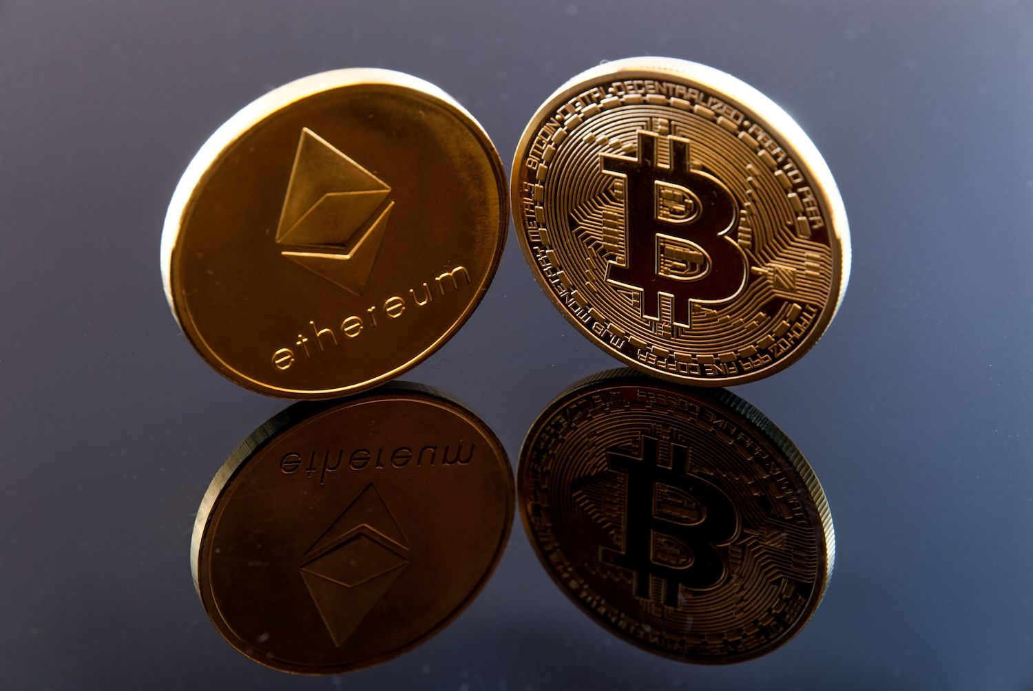 Ethereum vs Bitcoin: 2025년 및 그 이후에 ETH가 BTC를 능가할 수 있는 10가지 이유 | Yellow.com
